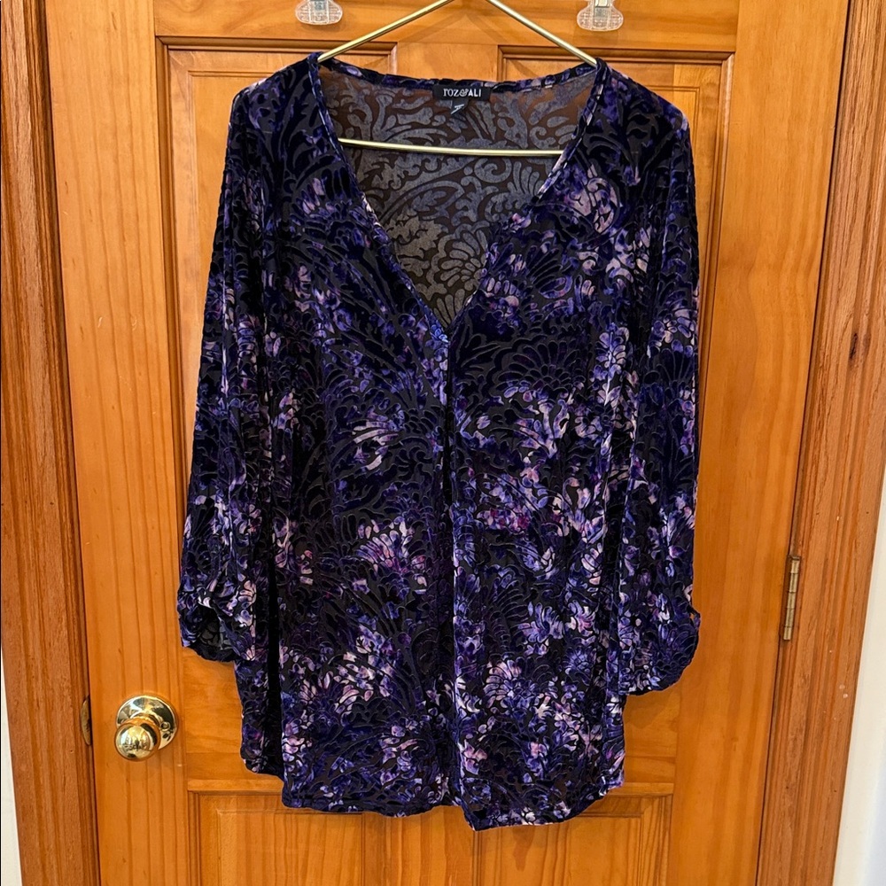 Roz & Ali Purple Floral Velvet Blouse